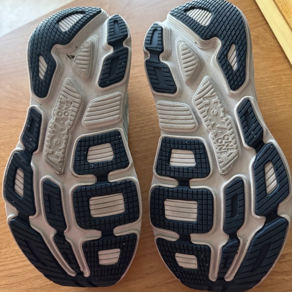HOKA BONDI 7 ATHLETIC SHOE SIZE 8D - Picture 6 of 10